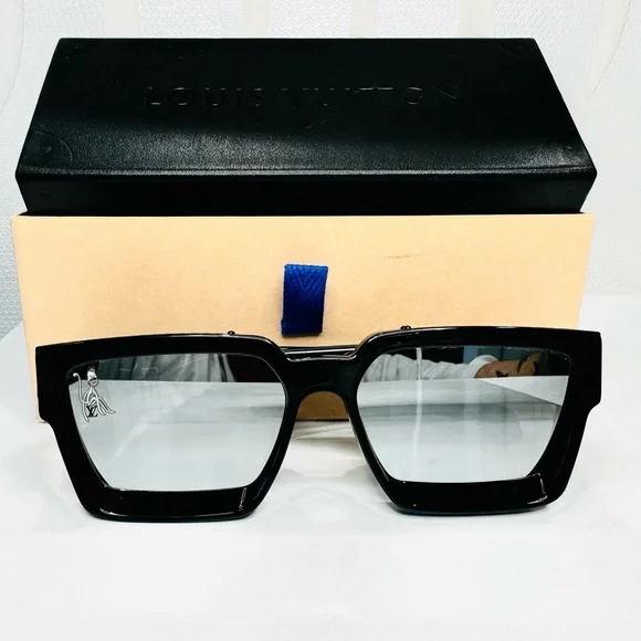 Louis Vuitton | Accessories | Louis Vuitton Zoooom With